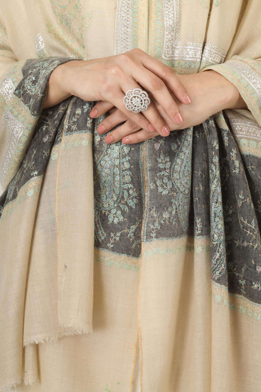 Cream Palledaar Kashmiri Pashmina Shawl