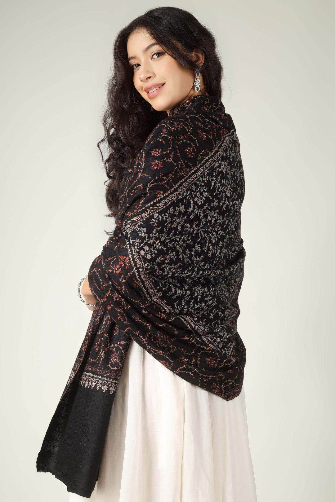 Kepra is a 4th-generation Kashmiri Pashmina manufacturer.
We don’t sell Pashmina — we make it.