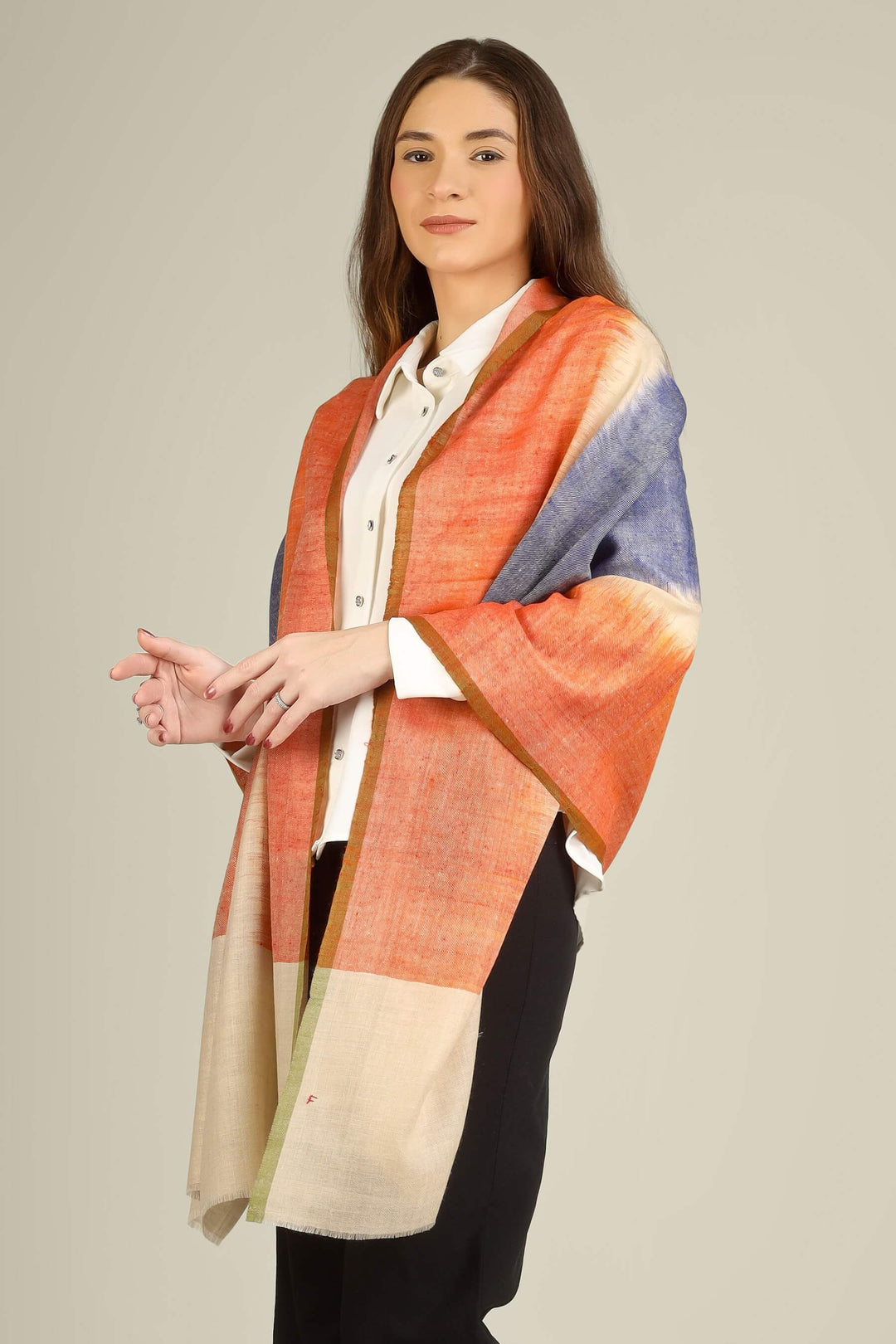 searching for pashmina shawls in United States, this Kashmiri pashmina stole is an effortless way to add true Kashmir shawl luxury to your wardrobe. Style it as a classic pashmina shawl 