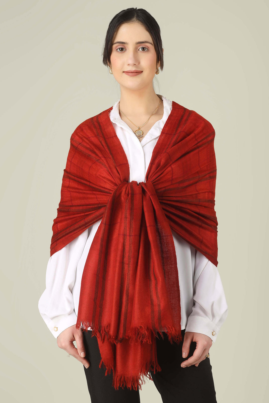 Pashmina shawls are known for being incredibly warm without feeling bulky, and this stole is no exception. The weave is light enough to drape easily around your neck or shoulders