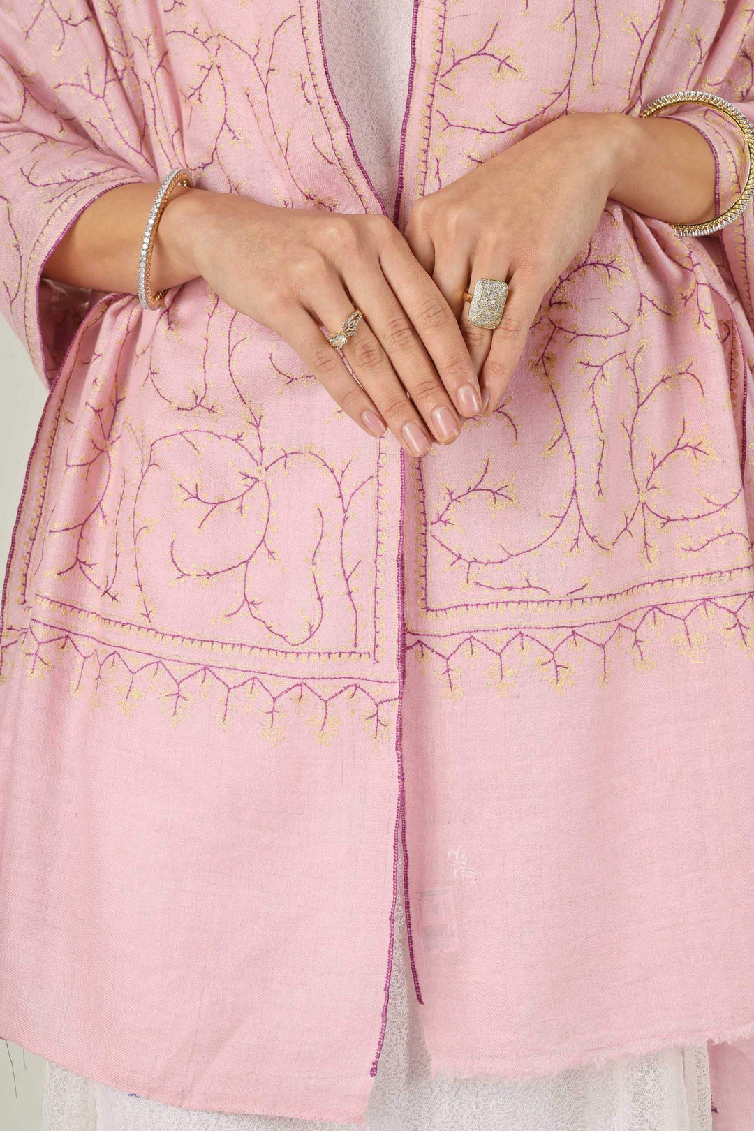  We invite you to explore our exclusive collection and discover the perfect Pashmina shawl that speaks to your unique sense of elegance, delivered directly to your doorstep, anywhere in the world, from www.kepra.