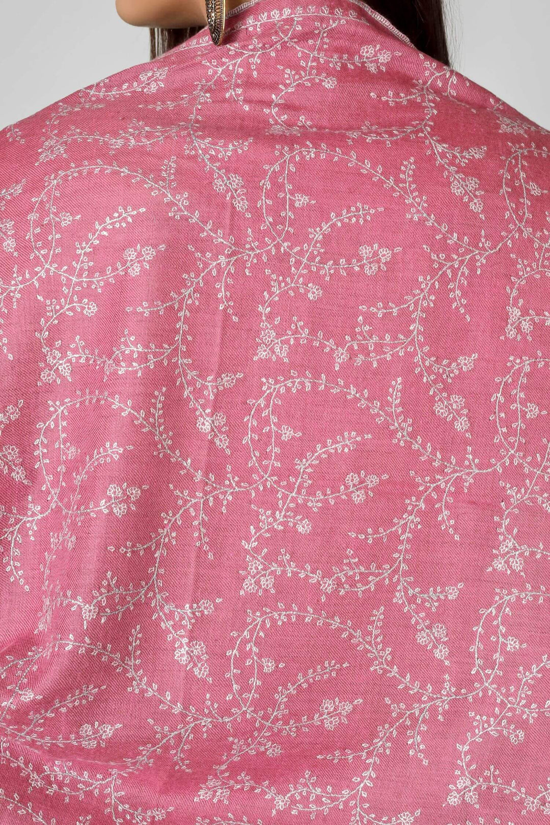 Perfect for admirers of pashmina shawls in Canada , this piece blends gallery-level Kashmiri artistry with a versatile colour that works for both daytime charm and night-time elegance.