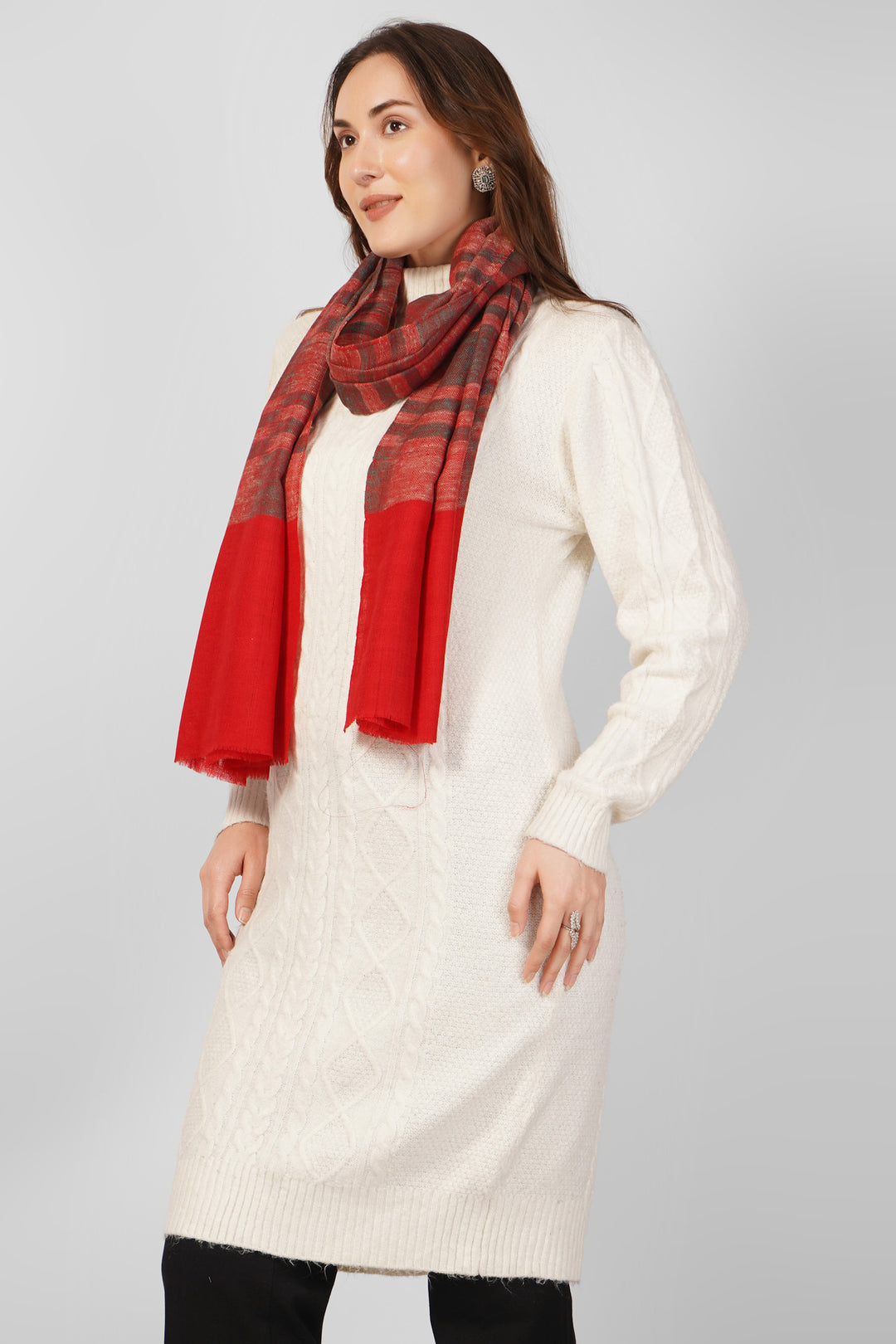 Pashmina Stoles Online – Red Panel & Grey Patterned Kashmiri Craftsmanship
    Elevate your ensemble with this Red and Grey Heritage Pashmina Stole, handwoven in Kashmir using pure, ultra-soft pashmina wool.