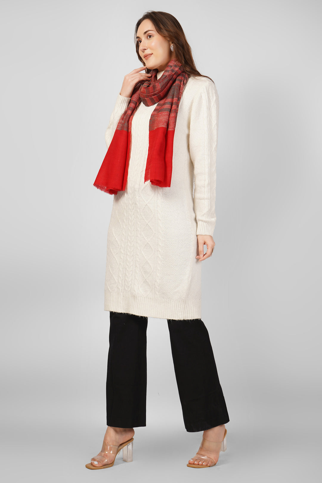 Pashmina Stoles Online – Red Panel & Grey Patterned Kashmiri Craftsmanship
    Elevate your ensemble with this Red and Grey Heritage Pashmina Stole, handwoven in Kashmir using pure, ultra-soft pashmina wool.