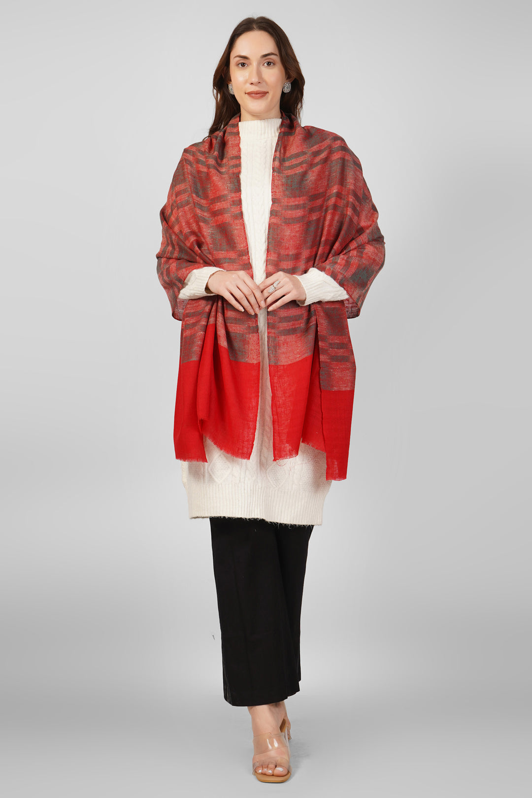 Pashmina Stoles Online – Red Panel & Grey Patterned Kashmiri Craftsmanship
    Elevate your ensemble with this Red and Grey Heritage Pashmina Stole, handwoven in Kashmir using pure, ultra-soft pashmina wool.
