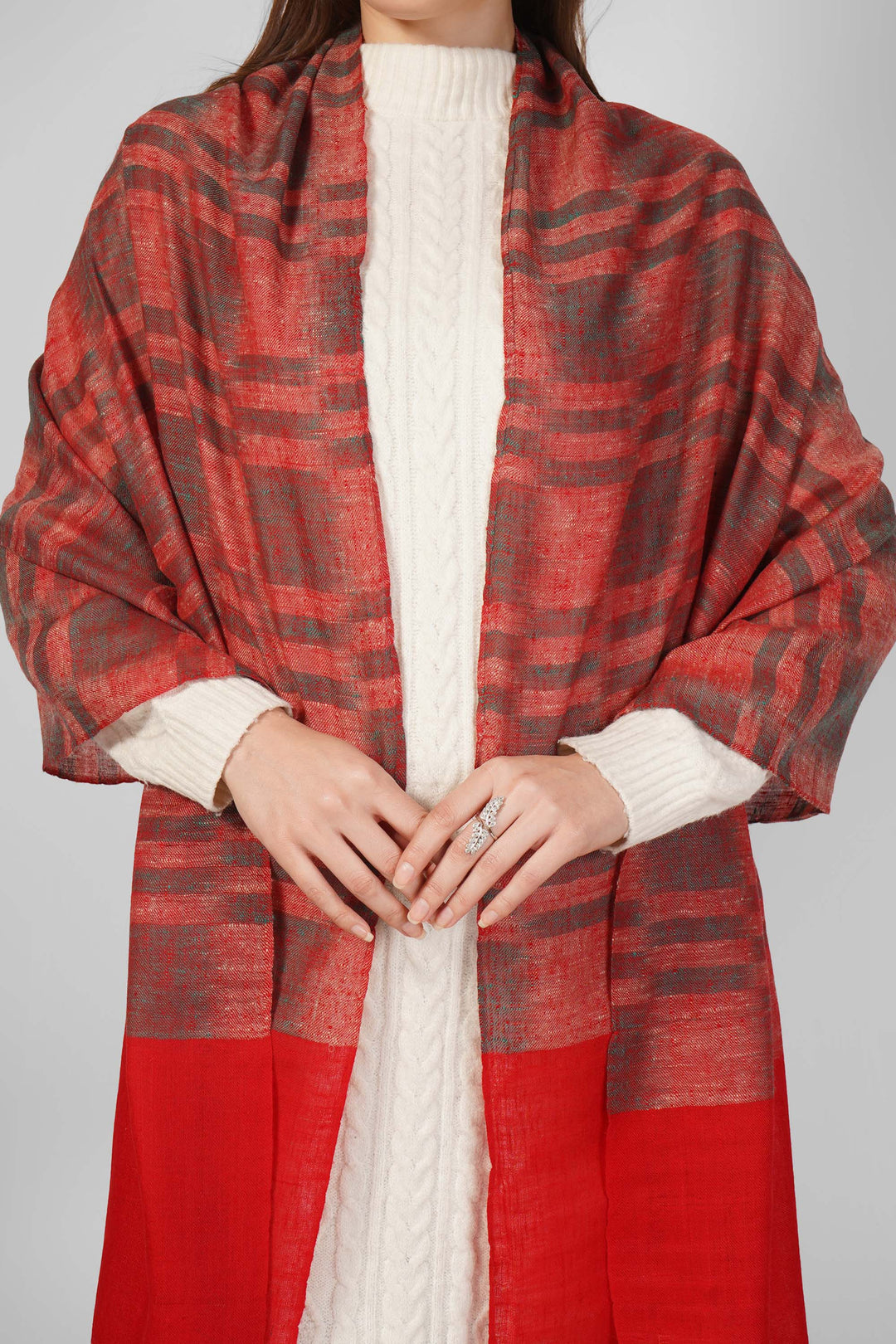 Pashmina Stoles Online – Red Panel & Grey Patterned Kashmiri Craftsmanship
    Elevate your ensemble with this Red and Grey Heritage Pashmina Stole, handwoven in Kashmir using pure, ultra-soft pashmina wool.