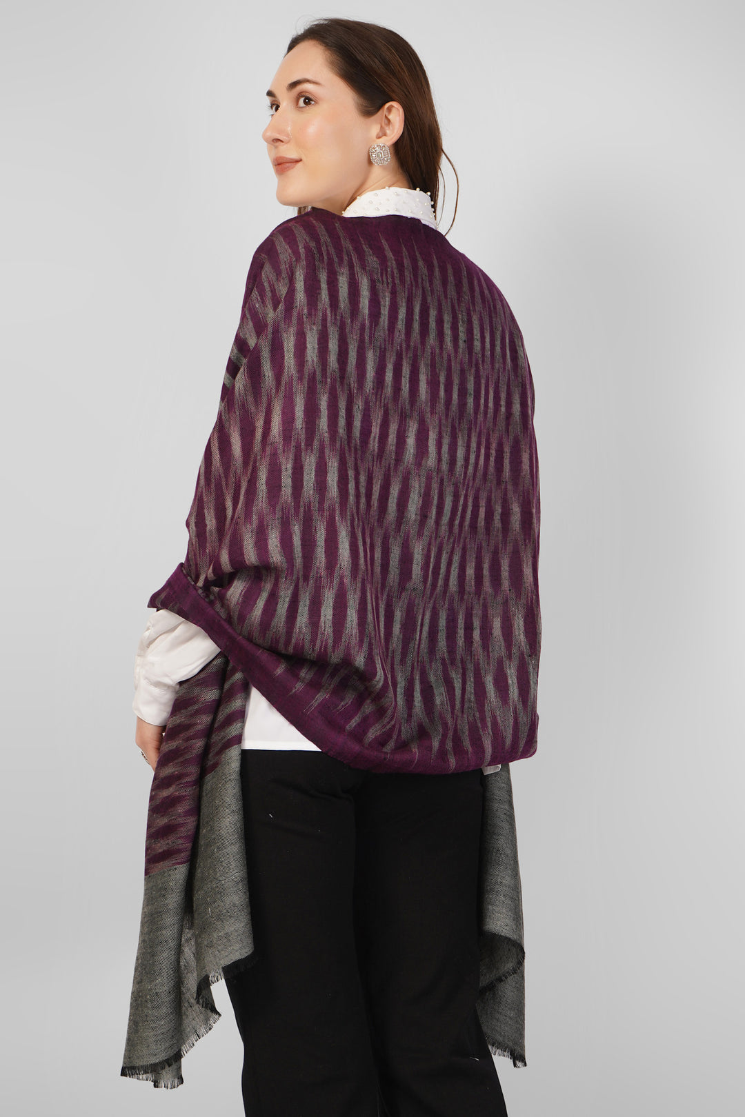Ikkat Design Pashmina Stoles Online – Deep Purple & Grey Luxe
    Embrace contemporary Kashmir artistry with this Purple-Grey Ikkat Pashmina Stole. Handwoven from the finest pure pashmina, this stole features a bold ikkat-inspired design