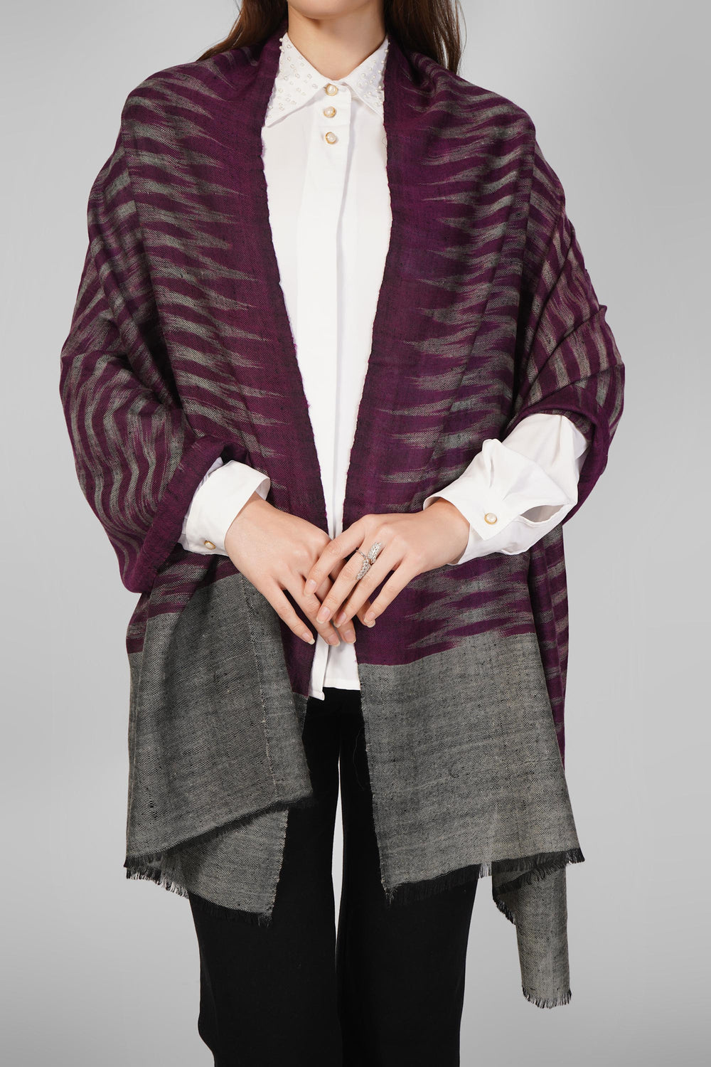 Ikkat Design Pashmina Stoles Online – Deep Purple & Grey Luxe
    Embrace contemporary Kashmir artistry with this Purple-Grey Ikkat Pashmina Stole. Handwoven from the finest pure pashmina, this stole features a bold ikkat-inspired design