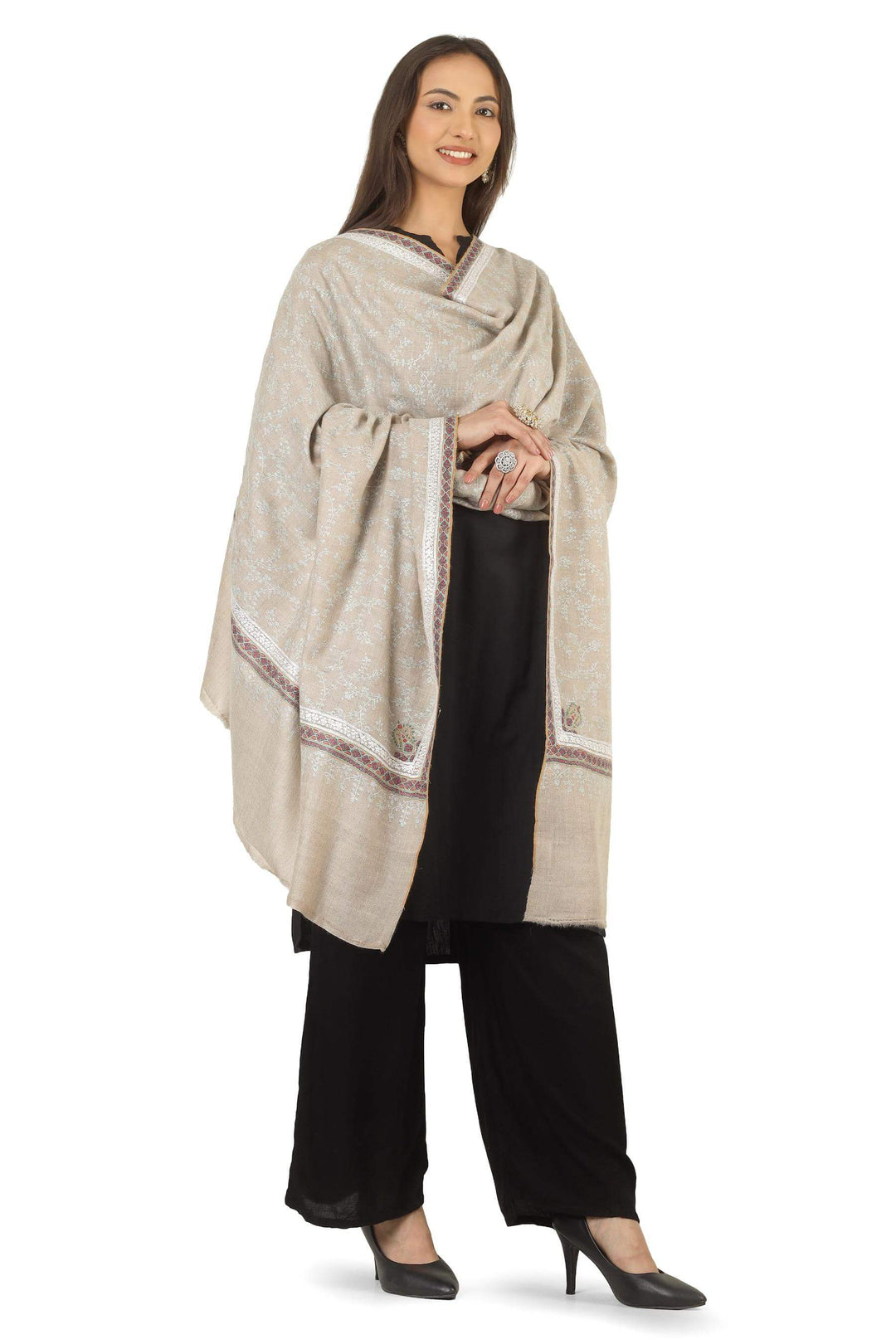 A sophisticated option for admirers of pashmina shawls in America , this handwoven piece brings authentic Kashmiri artistry
