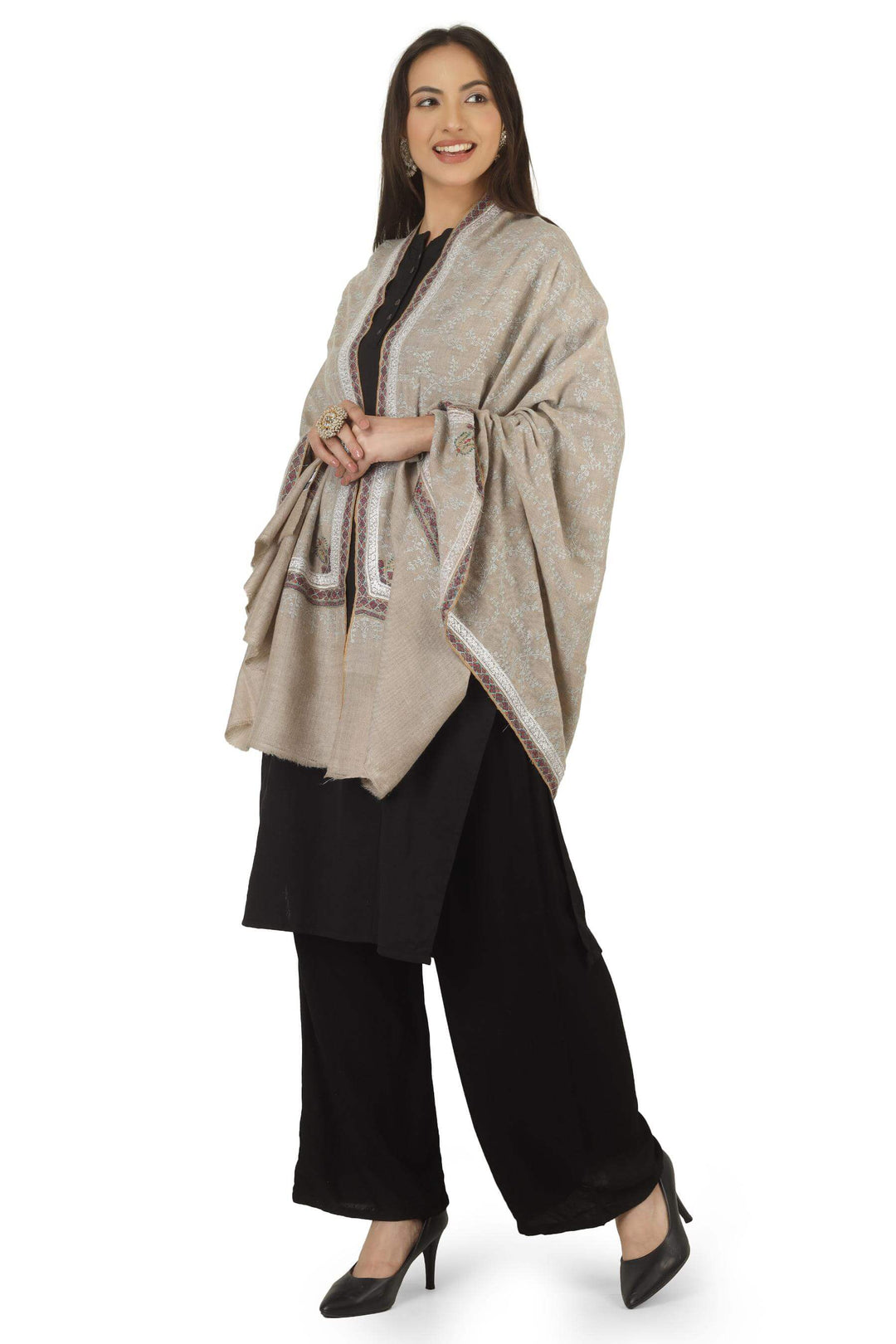 A sophisticated option for admirers of pashmina shawls in America , this handwoven piece brings authentic Kashmiri artistry