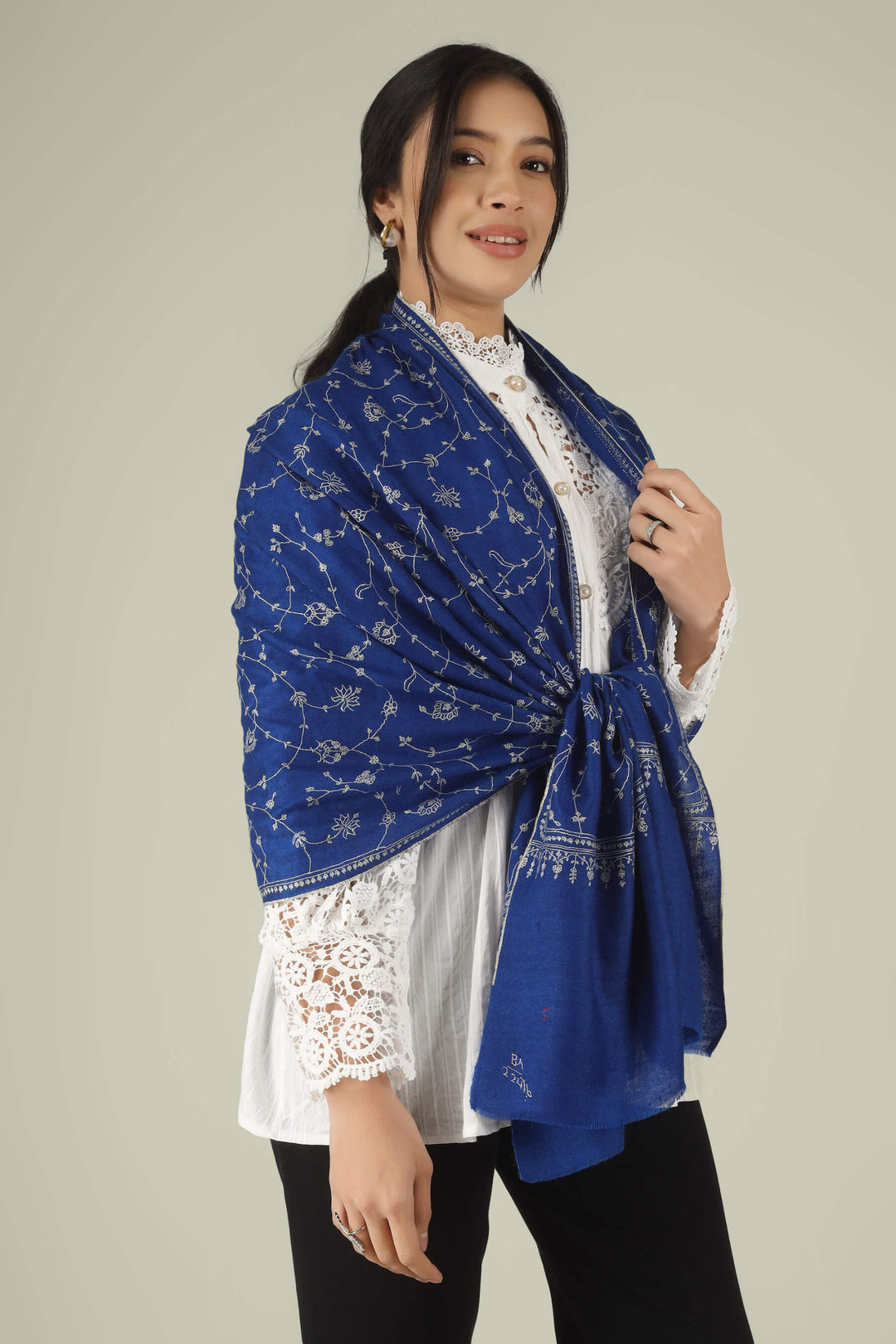 Hand-embroidered royal blue pure Pashmina stole featuring an all-over silver-tone Jaldaar Sozni floral vine pattern from Kepra.