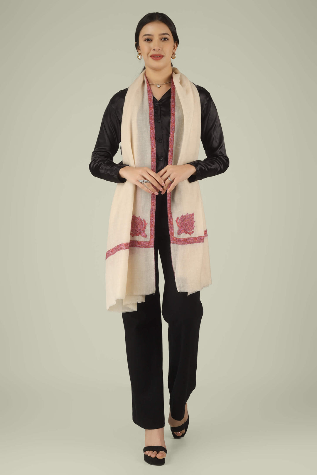 Hand-embroidered off-white pure Pashmina stole featuring pink and rust Sozni paisley (Buta) motifs and a delicate Hashidaar border from Kepra.