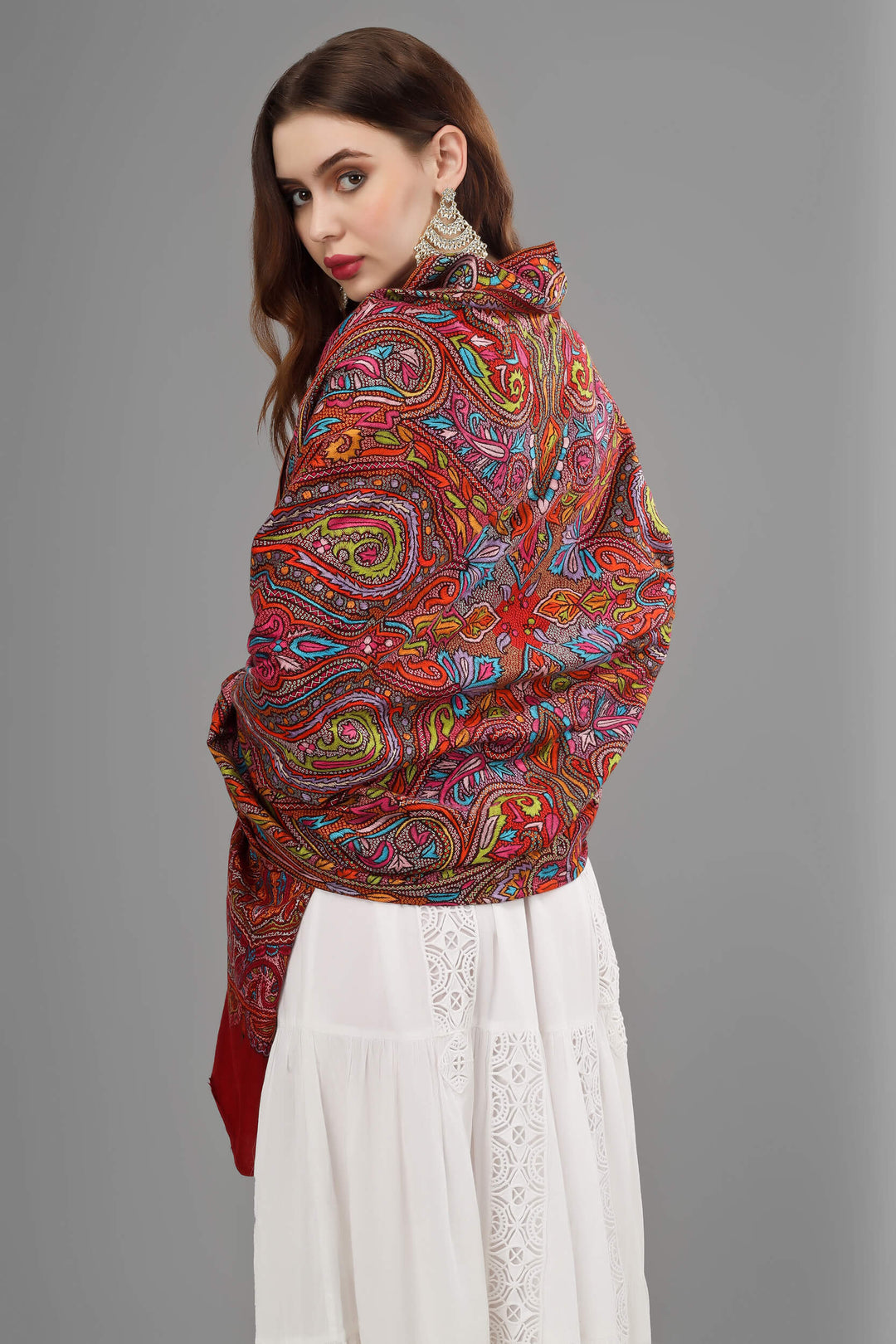 "PASHMINA SHAWL -maroon colored Pashmina features intricate Sozni ( Totdaar - small circles )across its surface called the Totdaar Jama. "PASHMINA SHAWLS IN NEW YORK - Urban Chic and Comfort"