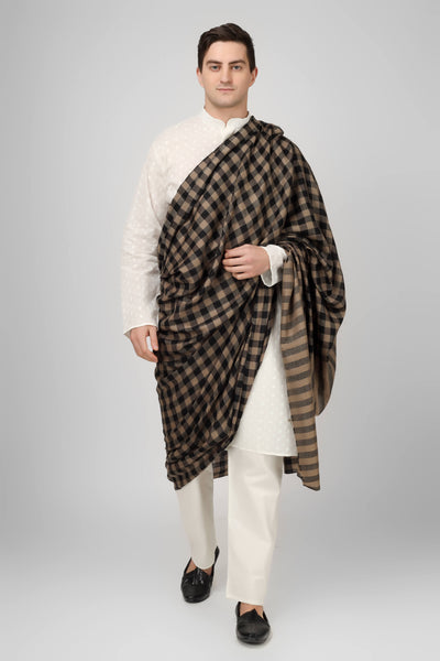  the shawl, each one meticulously stitched to perfection, showcase the artisan's skill. In Delhi, these pashmina shawls are typically worn with kurta pyjamas to create an attractive appearance.