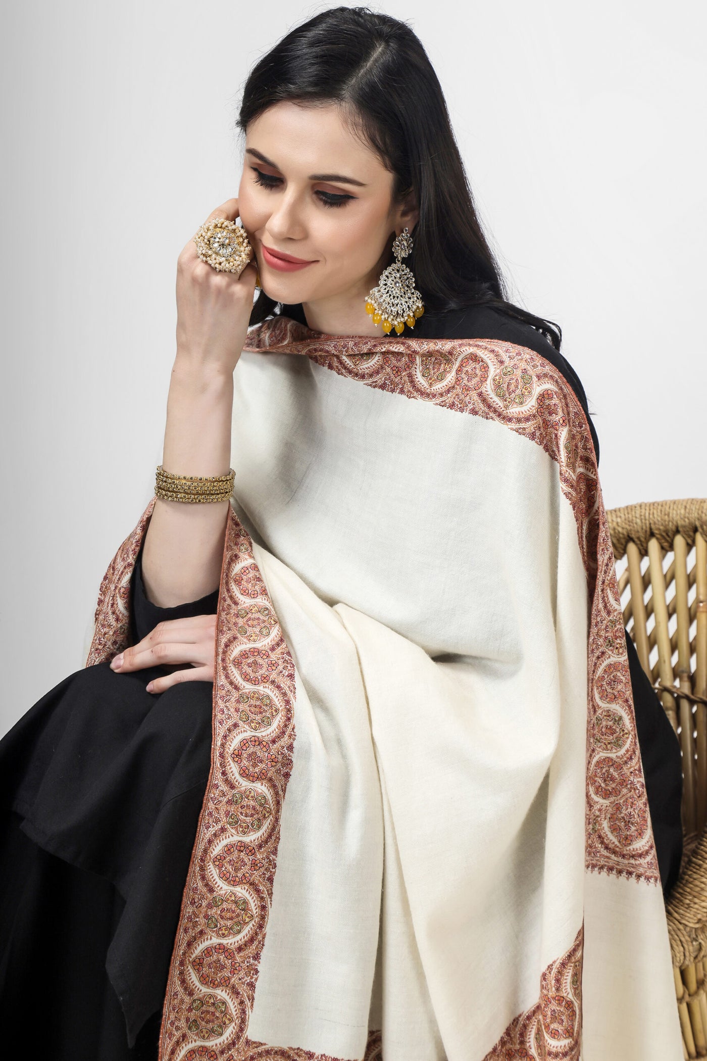 White mehraab Pashmina border sozni shawl