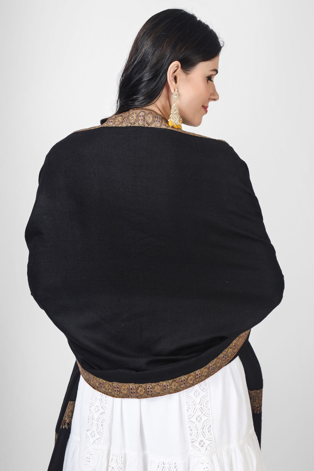 Black Pashmina khaikkaar border sozni shawl