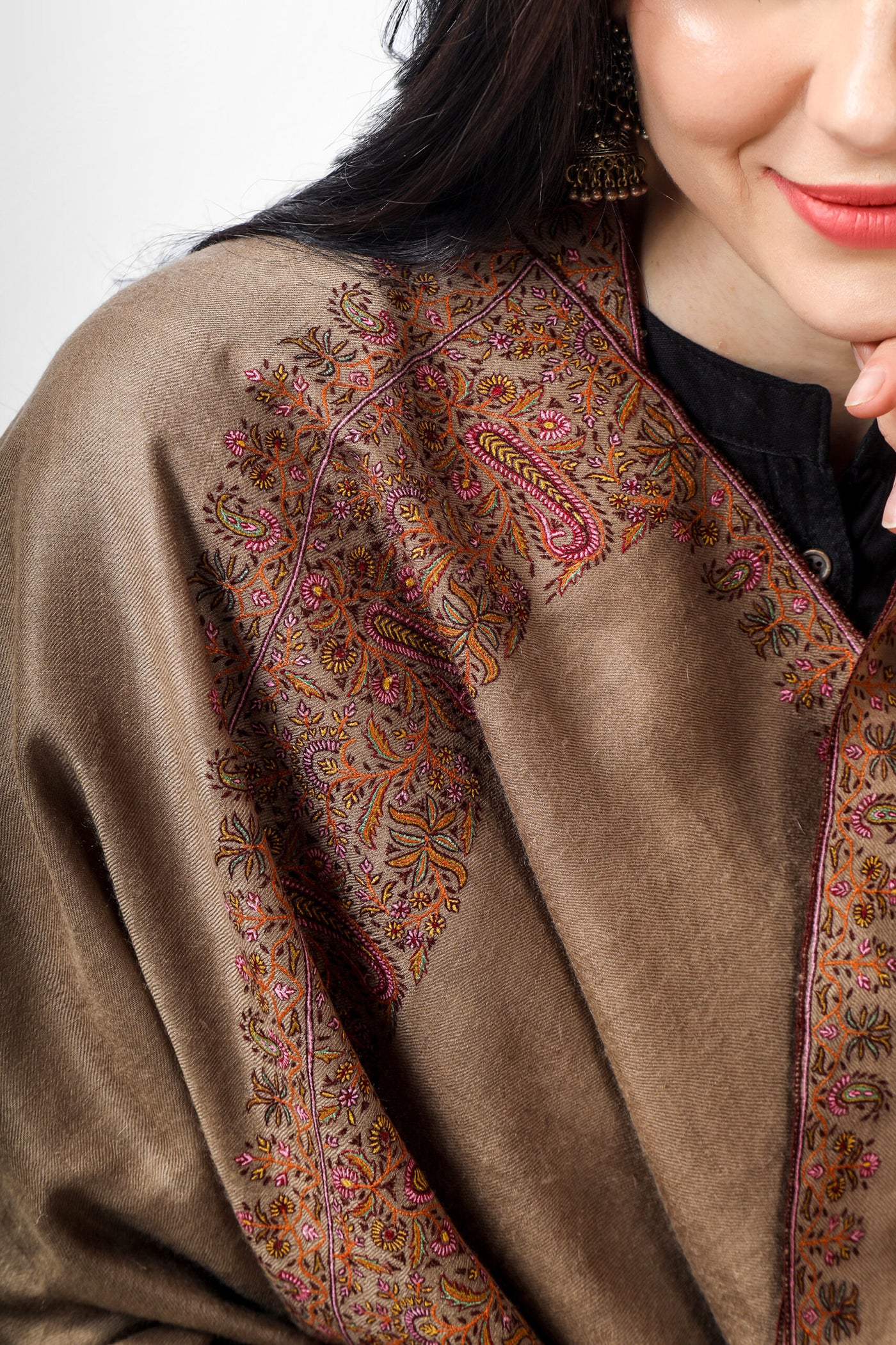 Natural badamkaar Pashmina border sozni shawl