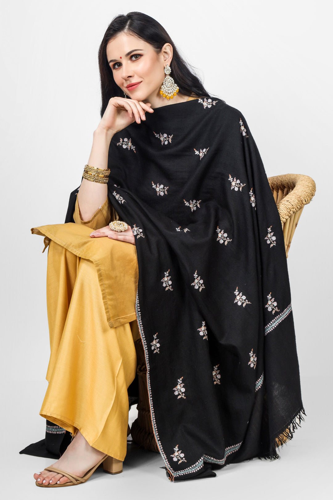 Black Pashmina medium Bootidaar sozni shawl