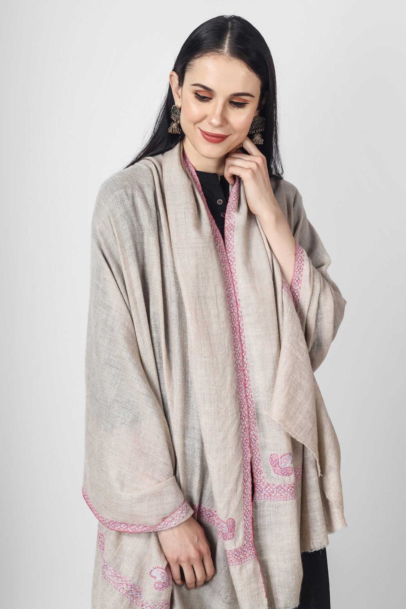 off white  Pashmina pastel pink hashidaar sozni shawl