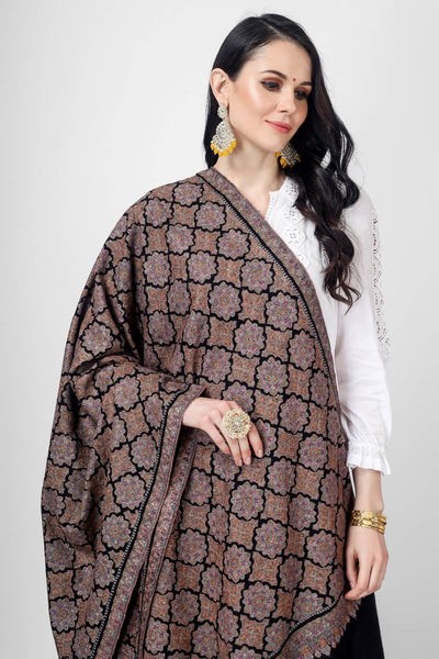 PASHMINA SHAWL ONLINE  -Discover the elegance of a black Pashmina adorned with intricate Sozni silk embroidery, creating a contemporary twist. Shop now to elevate your style.