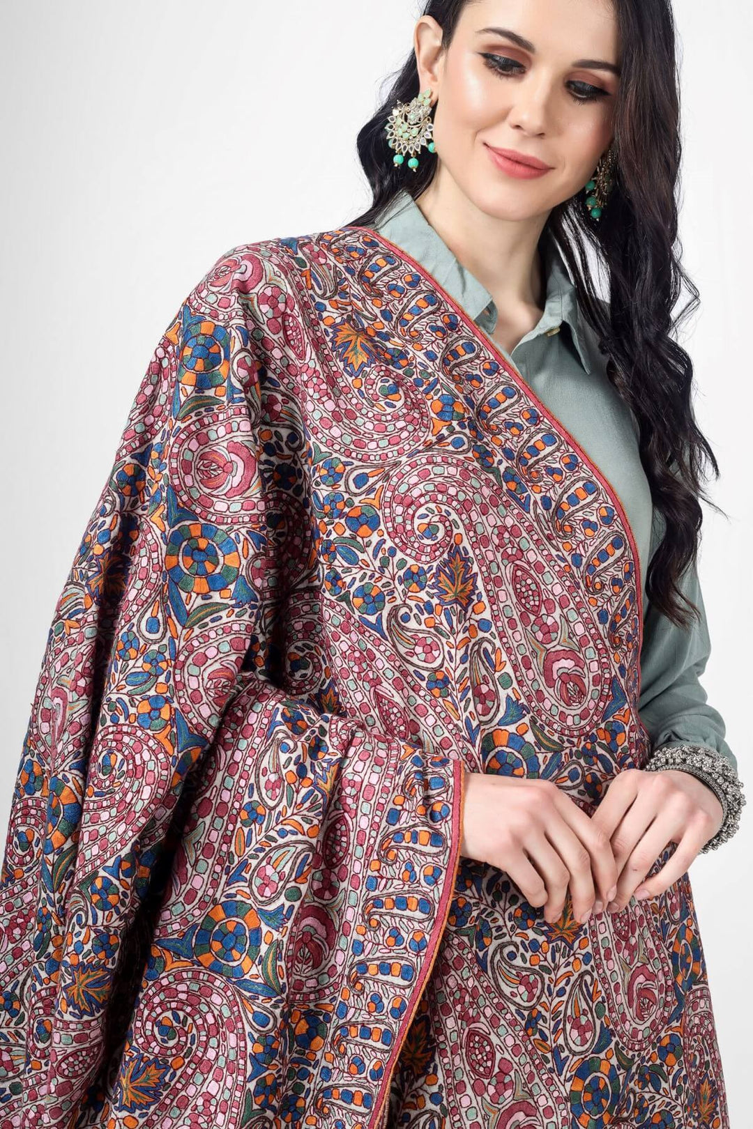 Global Elegance – Explore Genuine G.I. Pashmina Shawls in Delhi, Mumbai, Kolkata, Srinagar, USA, UK, Canada, Australia, France, Germany, Italy, Japan, Netherlands, and the UAE