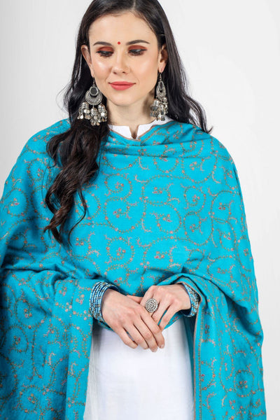 PASHMINA SHAWLS - The indigenous Sozni and the luxurious blue Pashmina go together to give you an eternal elegance and an encapsulation of tradition and sophistication. Look gorgeous in this wrap which can be worn on any occasion.