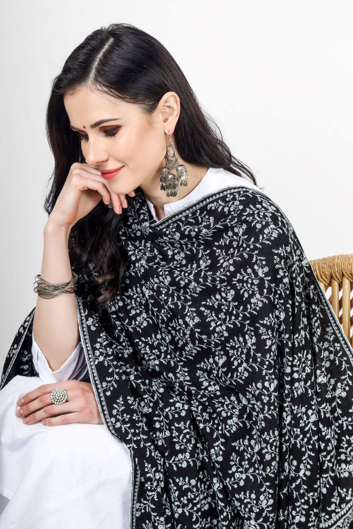 Black Pashmina Jaldaar white Mehraab Embroidered Shawl