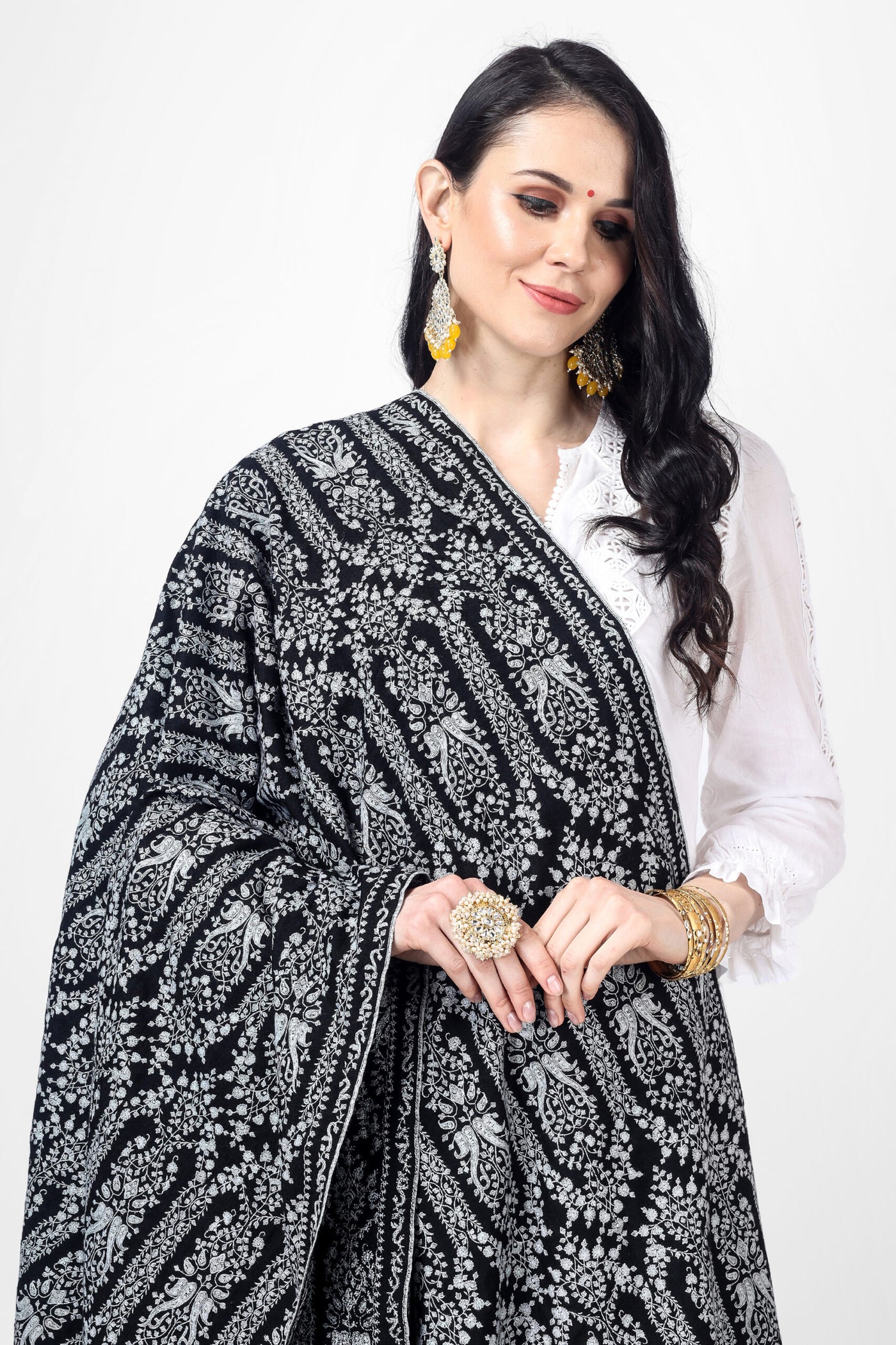 PASHMINA-Black Pashmina Mehraab sozni Jama shawl