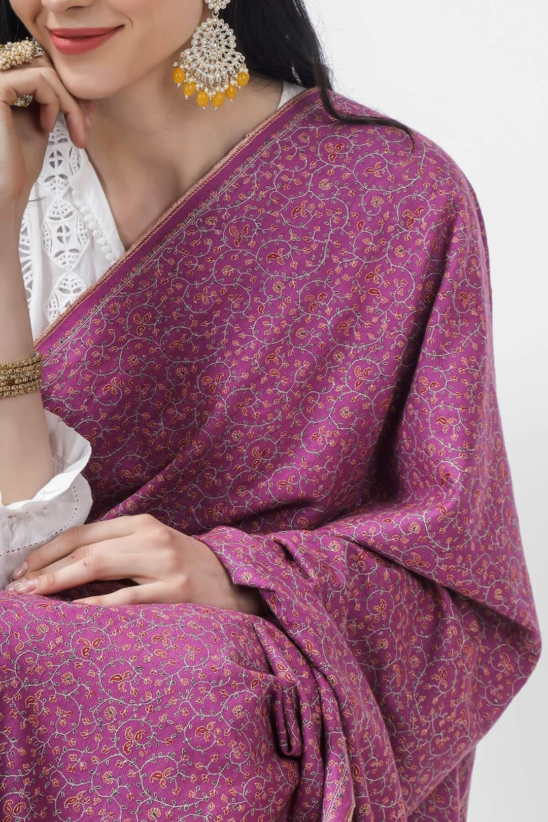 KUWAIT - This elegant White Pashmina Jaldaar With Fuchsia pink needlepoint Embroidered Shawl is decorated with deft needlework embroidery in a gorgeous Jaldaar pattern, making it a sumptuous and fashionable addition to any event.