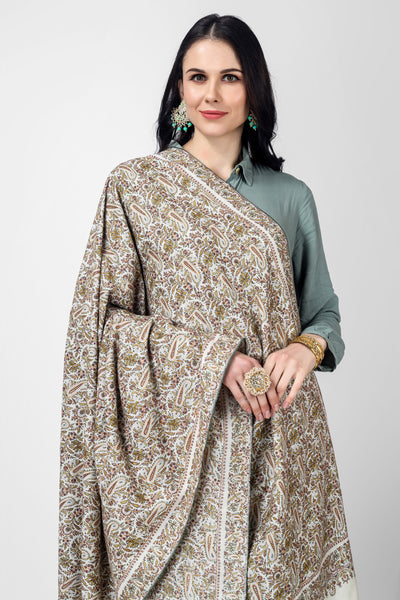  This White JAMA shawl is that iconic fashion accessory that can instantly communicate to the world the passion and exquisite tastes of its owner.