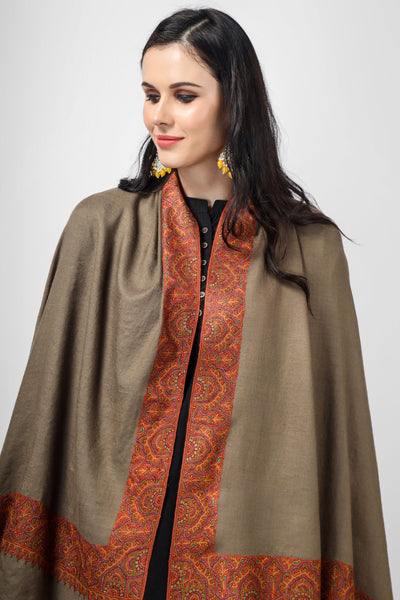  If you're looking for an accessory that exudes timeless elegance and luxury, look no further than the Natural roshangah design embroidered Pashmina Border shawl.a Kashmiri pashmina shawl will keep you warm, comfortable, and stylish. In other countries, they called it the best Indian shawl and that is true indeed. 